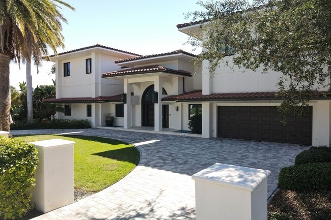 Building Photo - Exclusive Bird Key Waterfront Estate – 5BR Luxury Annual Rental