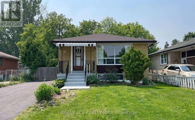 Photo - 46 Mossbank Dr