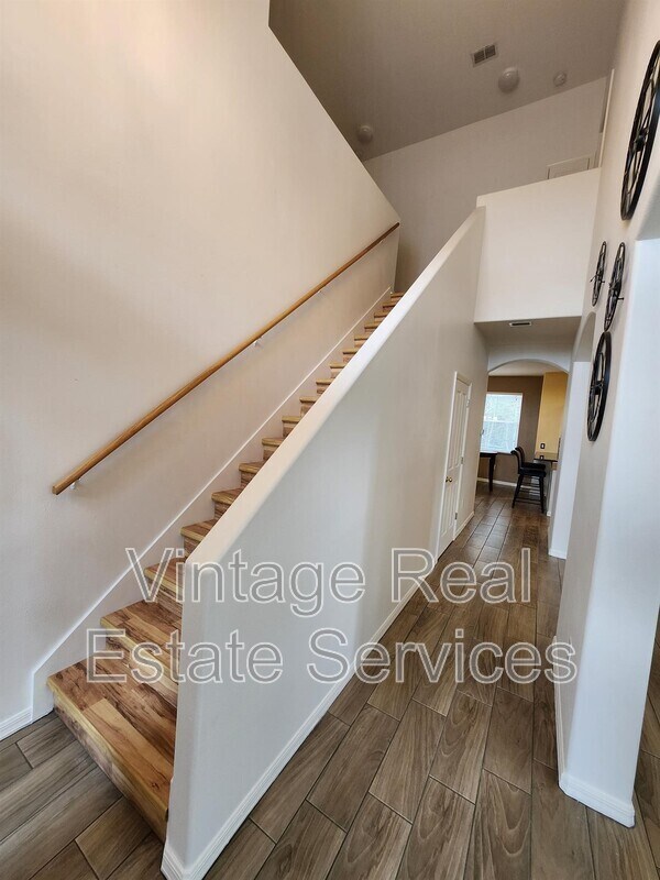 Photo - 3913 Roswell Pl