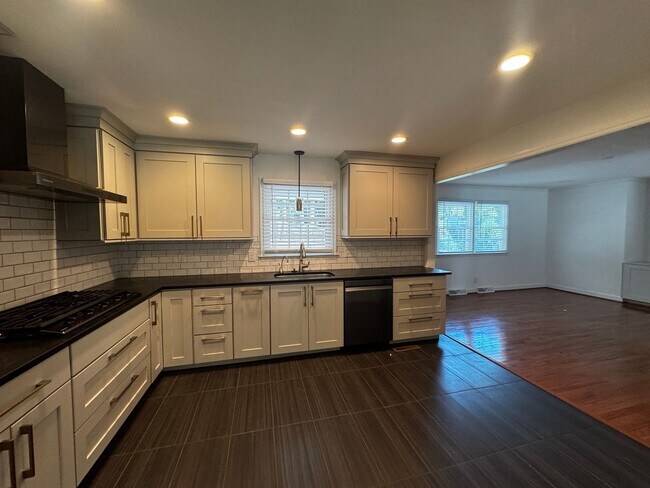 Photo - 3109 Kinnamon Rd