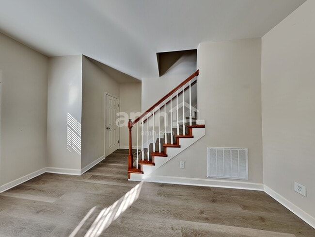 Photo - 140 Abbey Rd