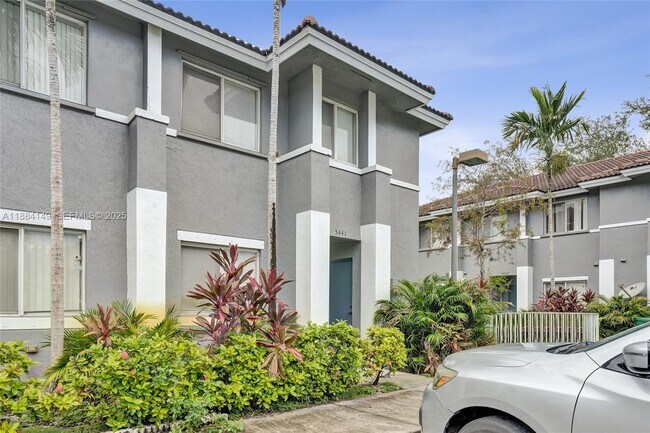 Building Photo - 5441 SW 41st St