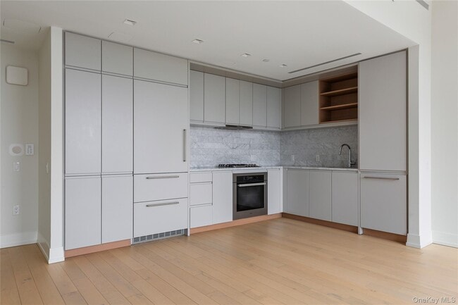 Photo - 550 Vanderbilt Ave Unit 915