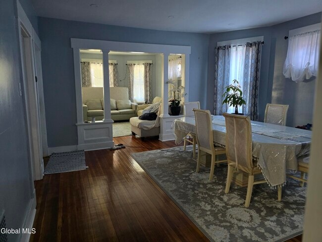 Photo - 231 Division St