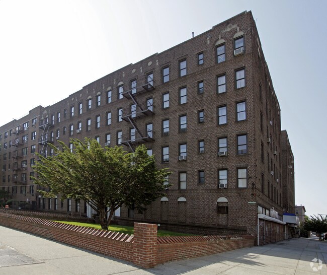 300 Lenox Rd. - 300 Lenox Rd Apartments