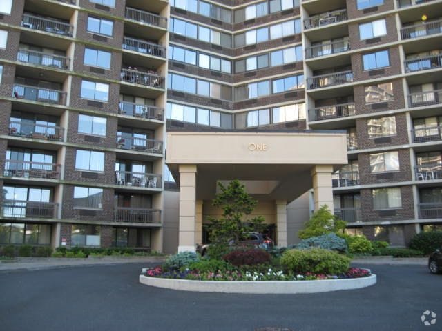 Building Photo - 1 Bay Club Dr Rental
