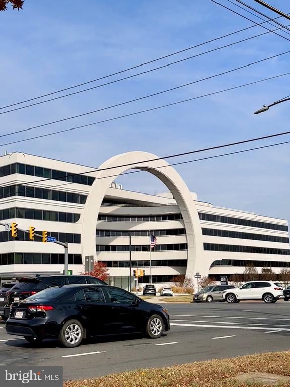 Photo - 2113 Chain Bridge Rd