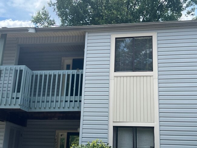 Building Photo - 10933 Harrowfield Rd Unit 10933