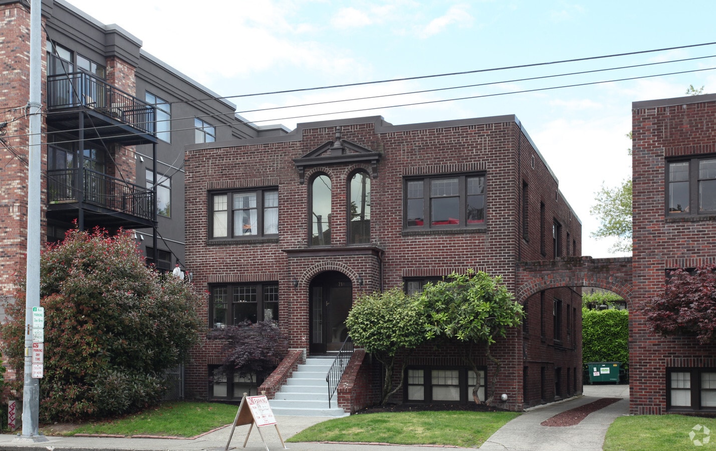 Photo - 711 10th Ave E Apartments