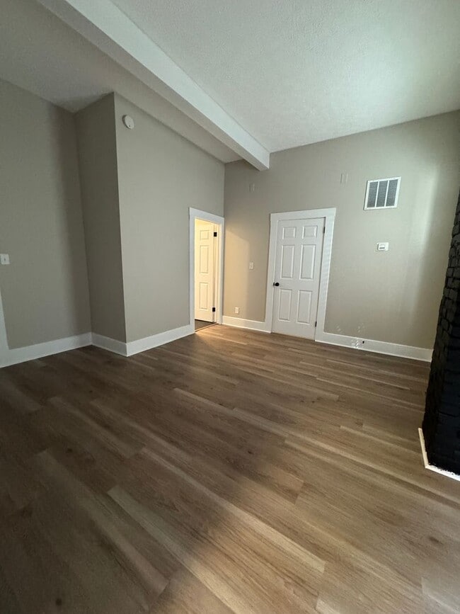 Photo - 1618ELL Unidad 1618ELL - 2