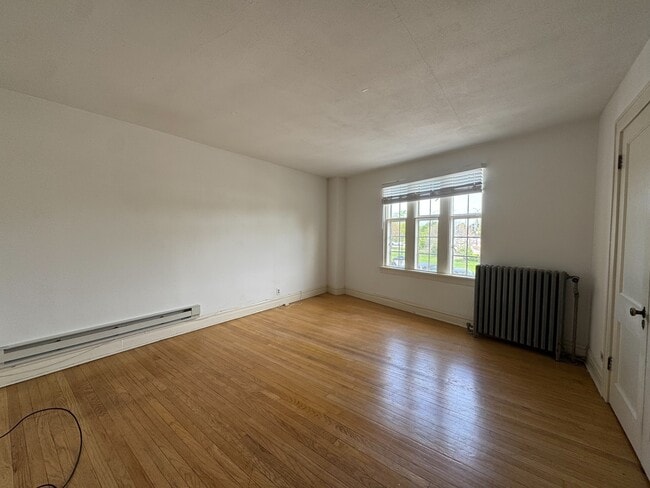 Photo - 28W579 Stafford Pl Unit 1