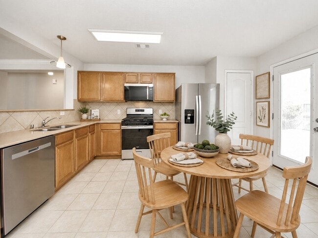 Photo - 2930 Ribbon Creek Way