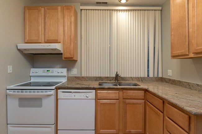 Building Photo - 3650 W George St Unit 1F Rental