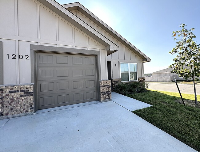 Photo - 1202 Lexington Dr