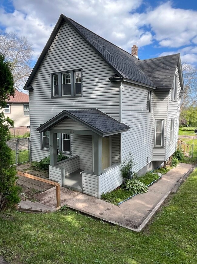 2316 W 9th St - 2316 W 9th St Unit Apt 1