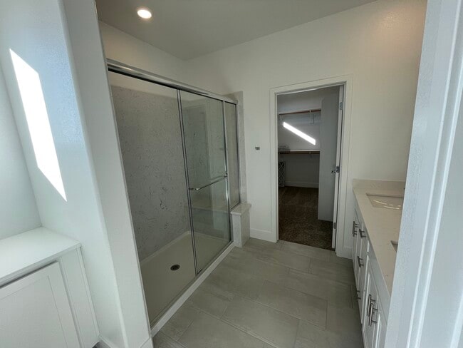 Building Photo - 4803 Lukella Dr