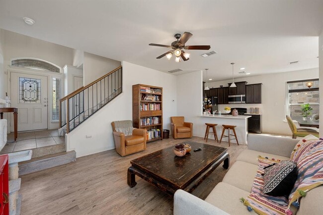 Building Photo - 2209 Nestlewood Dr