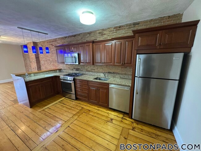 Photo - 28 Beacon St Unit 2