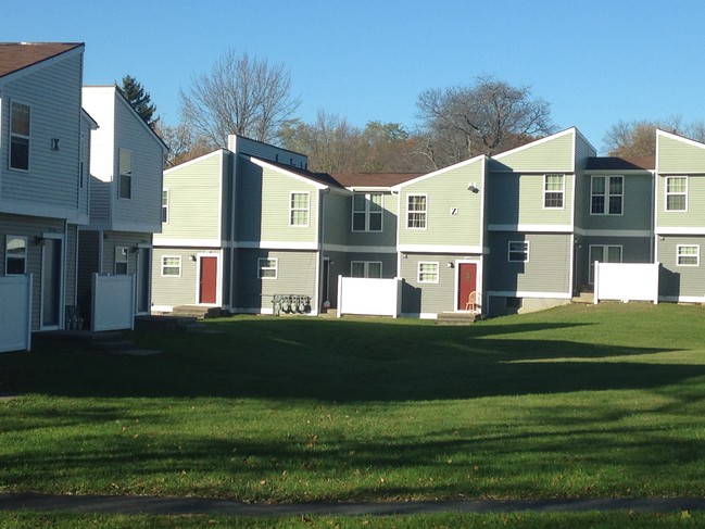 Oak Creek Townhomes