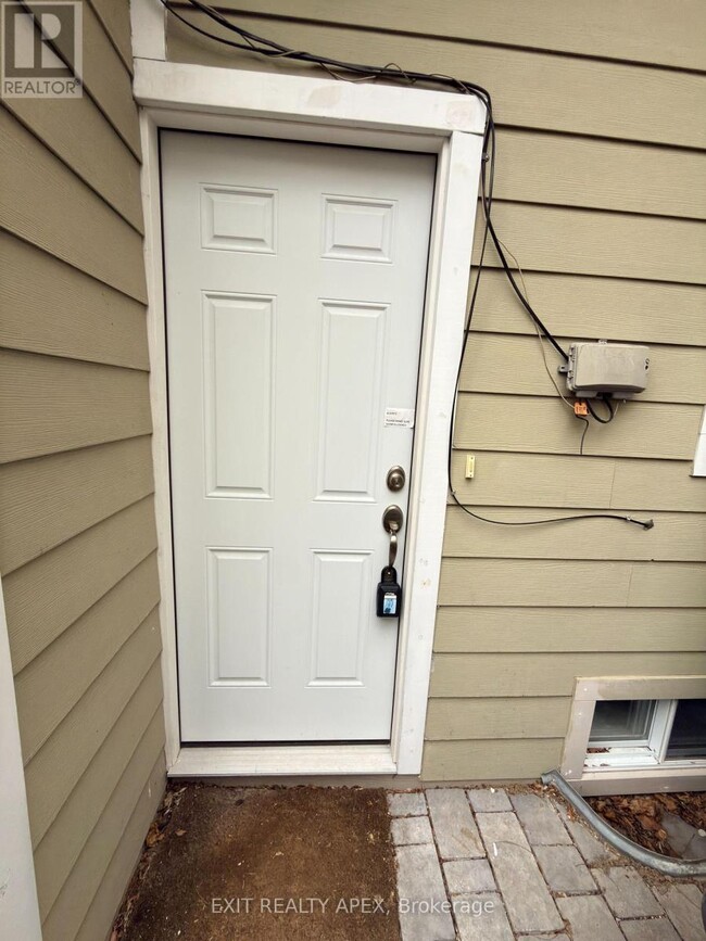 Photo - 11 Uno Dr