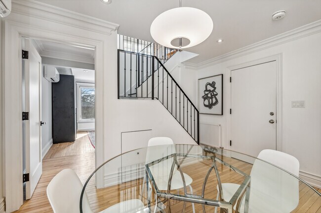 Photo - 254 Cottingham St