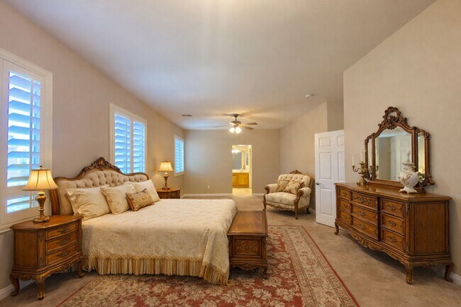 Photo - 332 Summer Palace Way