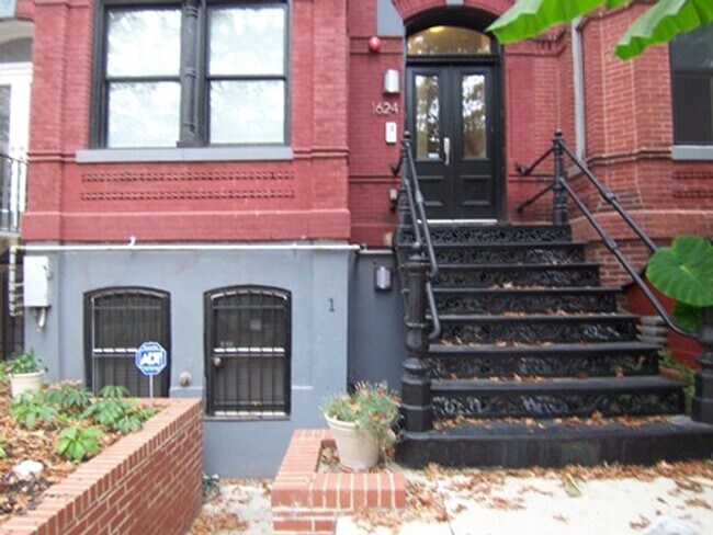 Photo - 2BR/2BA Apartment - Logan Circle with priv... Unit 1