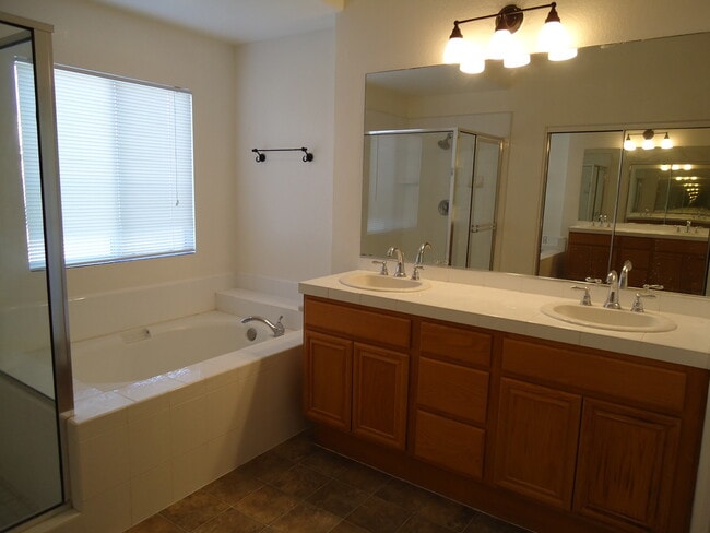 Building Photo - Large 4 bed, 2.5 bath Carmel Valley Home in Beautiful Cul-de-sac!