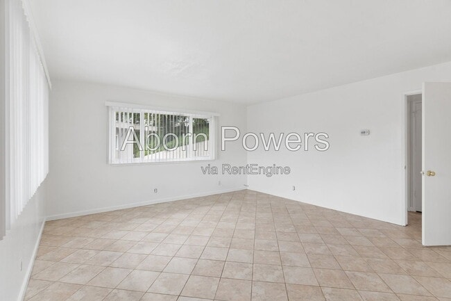Building Photo - 4449 Riverside Blvd Unit 6