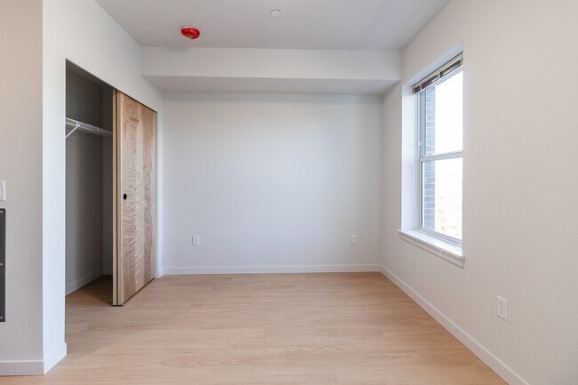 Emmons Place North - Studio Living Room