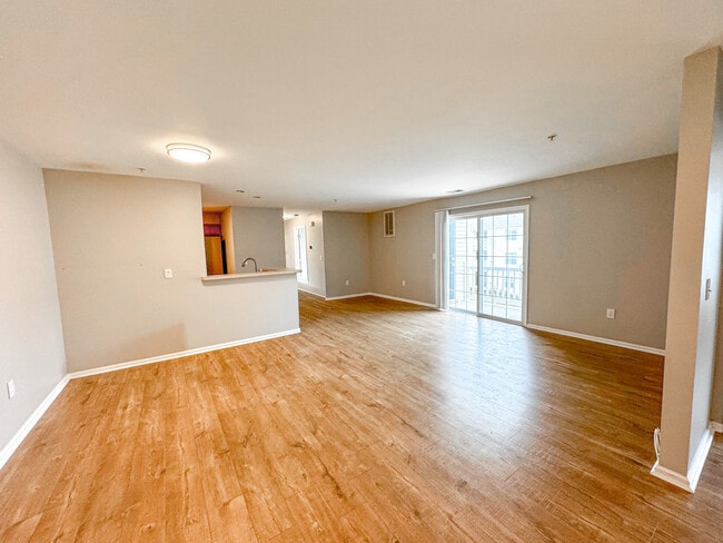 Photo - 136 Lionheart Ln Unit 136