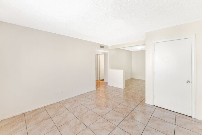 Photo - 5309 W Cheyenne Ave Unit Cheyenne Ave #3 - 5309