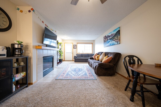 Photo - 17526 Gillette Way