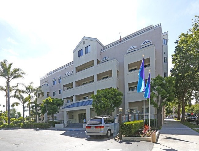 Metropolitan Court Apartments