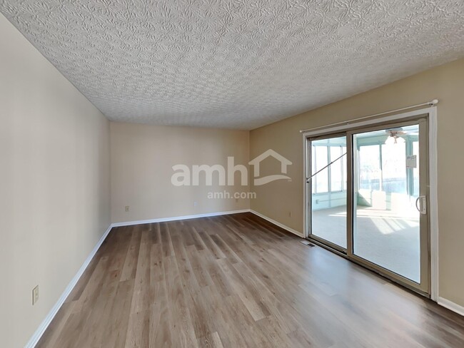 Photo - 5798 Sharets Dr