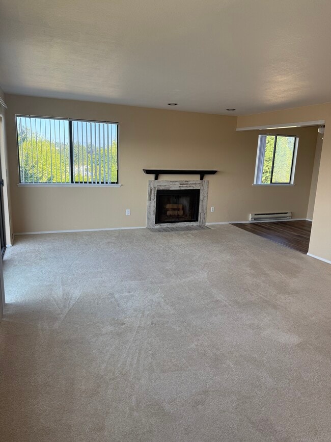 Gran sala de estar - 1602 Naval Ave Unidad 31