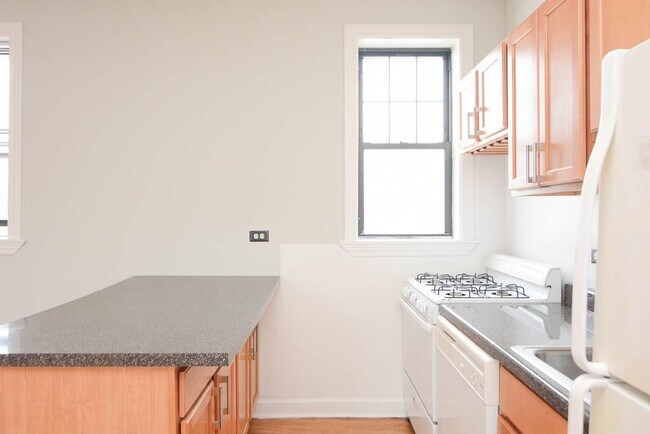 Photo - 728 W Barry Ave Unit B4