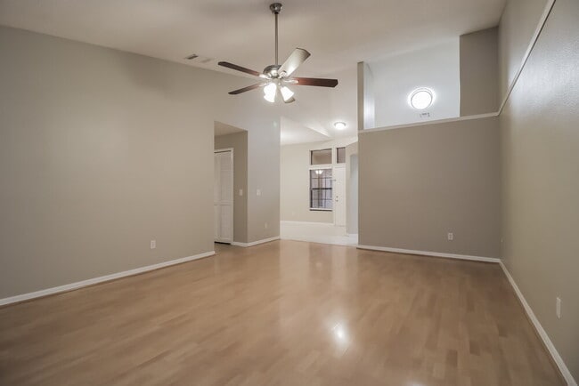 Photo - 1052 Alpug Ave