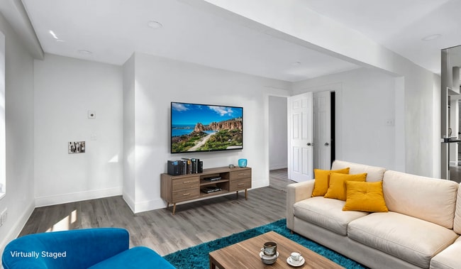 Building Photo - 2737 Stuart Dr Unit 2737 Stuart #2 - Back