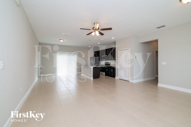 Photo - 720 Martin Ln