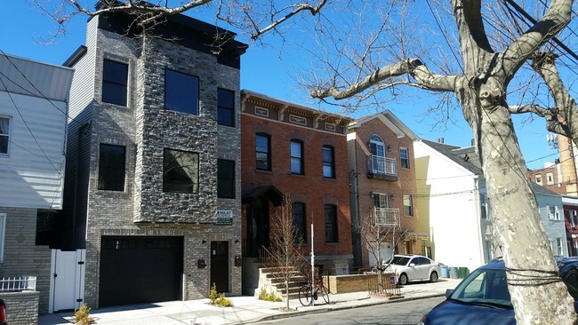 front - 165 New York Ave Rental