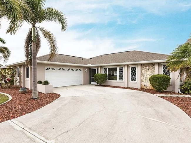 Photo - 4485 Sutlive St