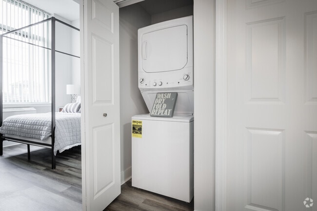 1BR, 1BA - 680SF - Laundry