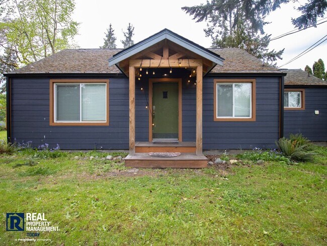 Photo - Charming Cottage Retreat with Modern Updates!