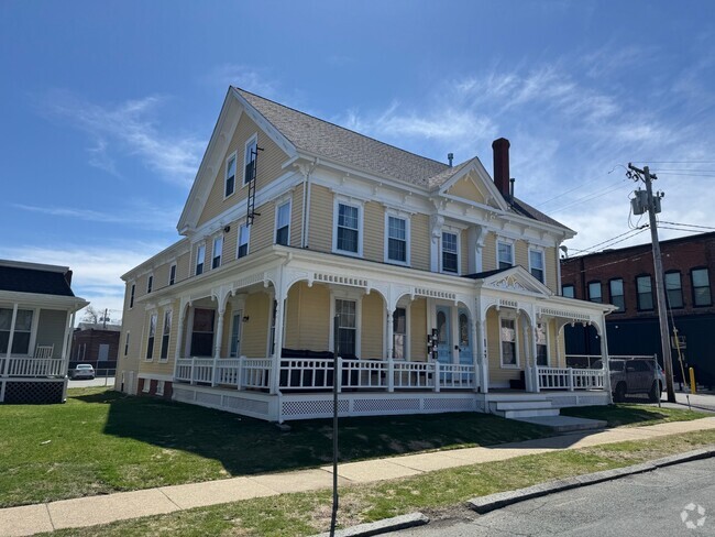 Building Photo - 17 Whitman Ave Unit 2E Rental