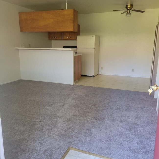 Photo - 1079 Poplar St Unit F