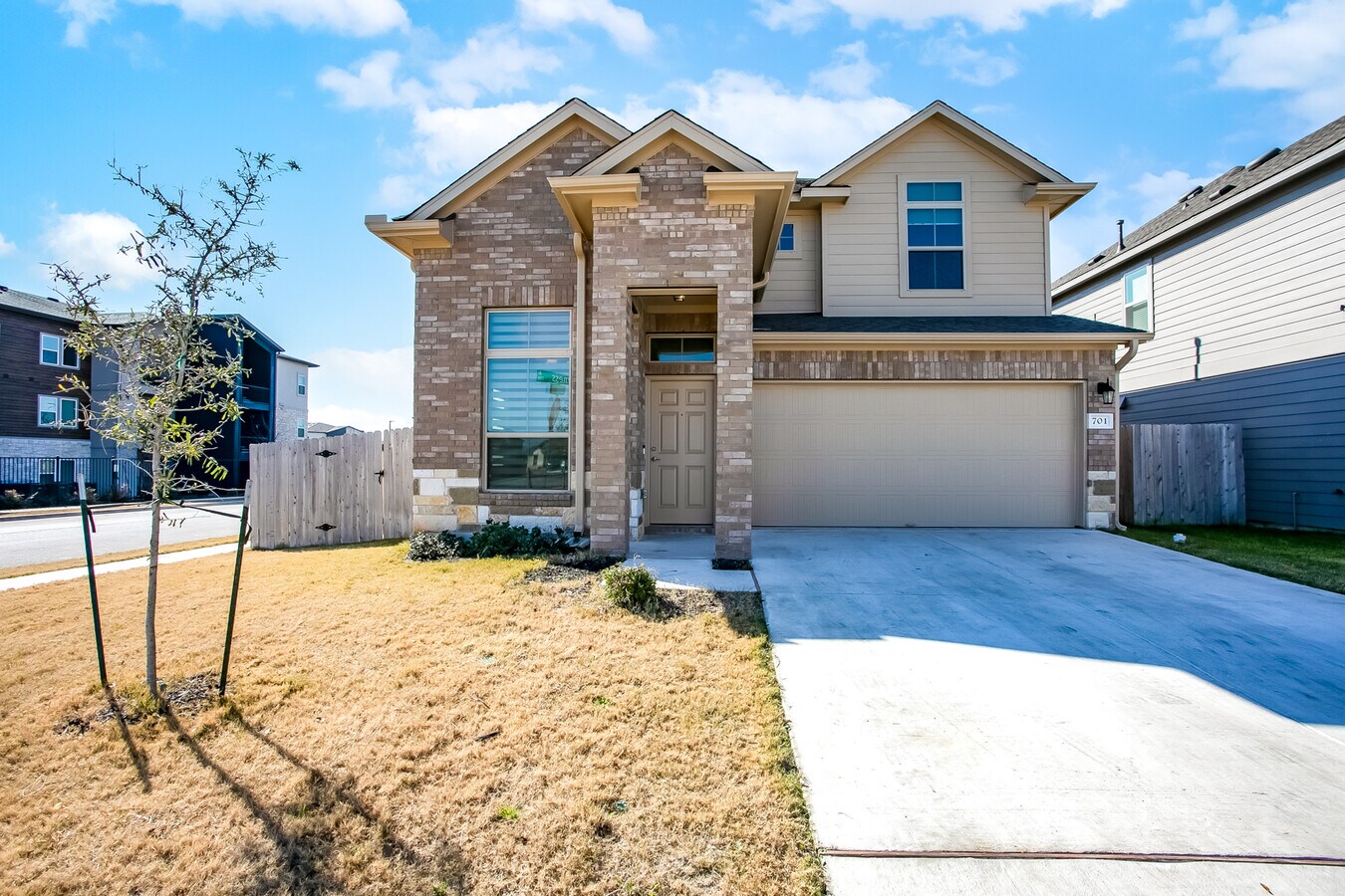 Photo - 701 Durness Dr