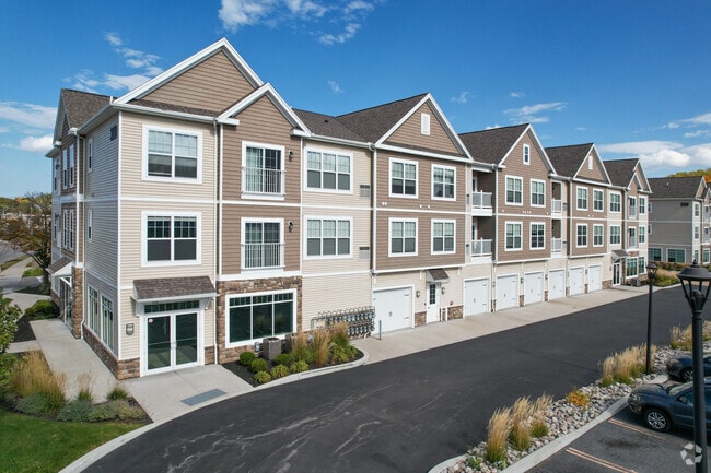 Perinton Hills Townhomes & Apartments