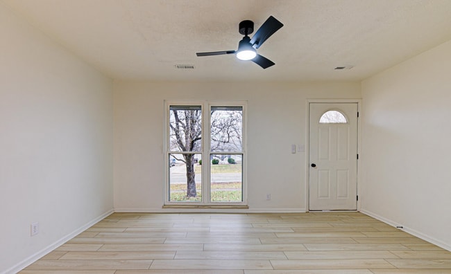 Photo - Beautiful 3BR/1Ba house in LaGrange!