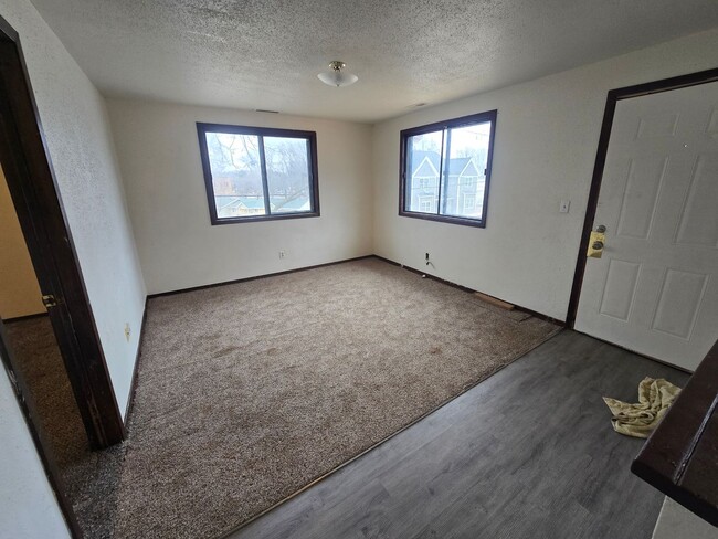 Photo - 410 W 3rd St Unit 3